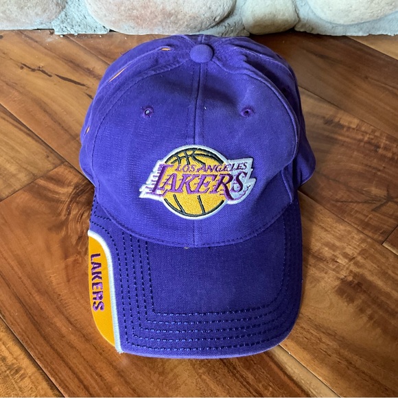 Official NBA Vintage SPL28 Los Angeles Lakers Hat Cap Flex-fit Size L/XL - Picture 1 of 7